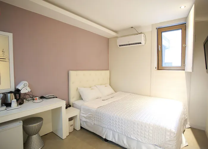 Hotel Mido Myeongdong 2*